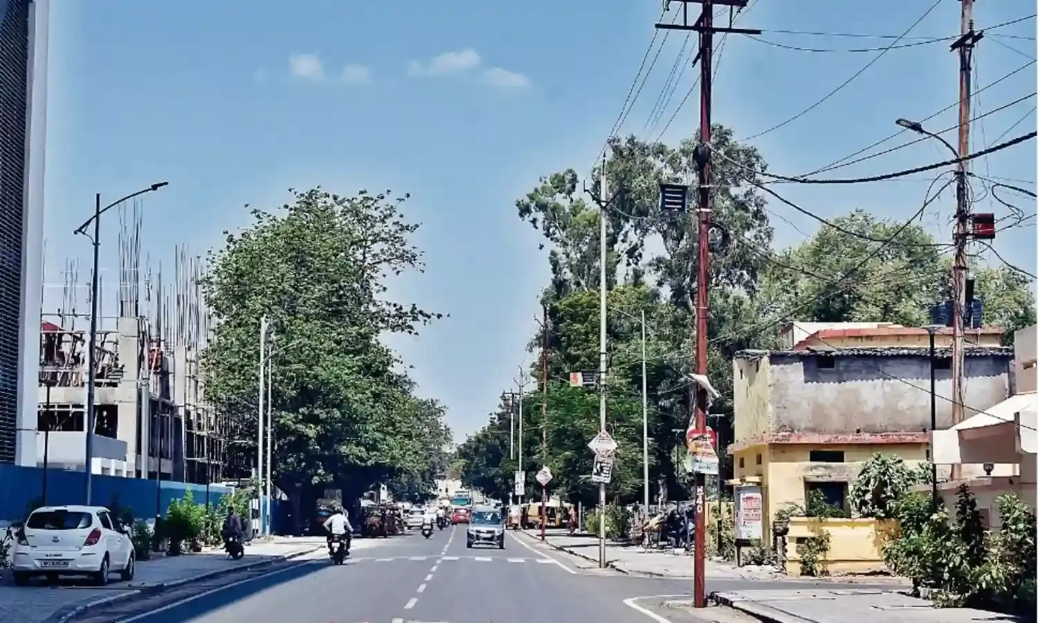 जिन सड़कों को स्मार्ट बनाया उनमें काम अब भी पुराने ढर्रे पर, बारिश में बढ़ेगी परेशानी