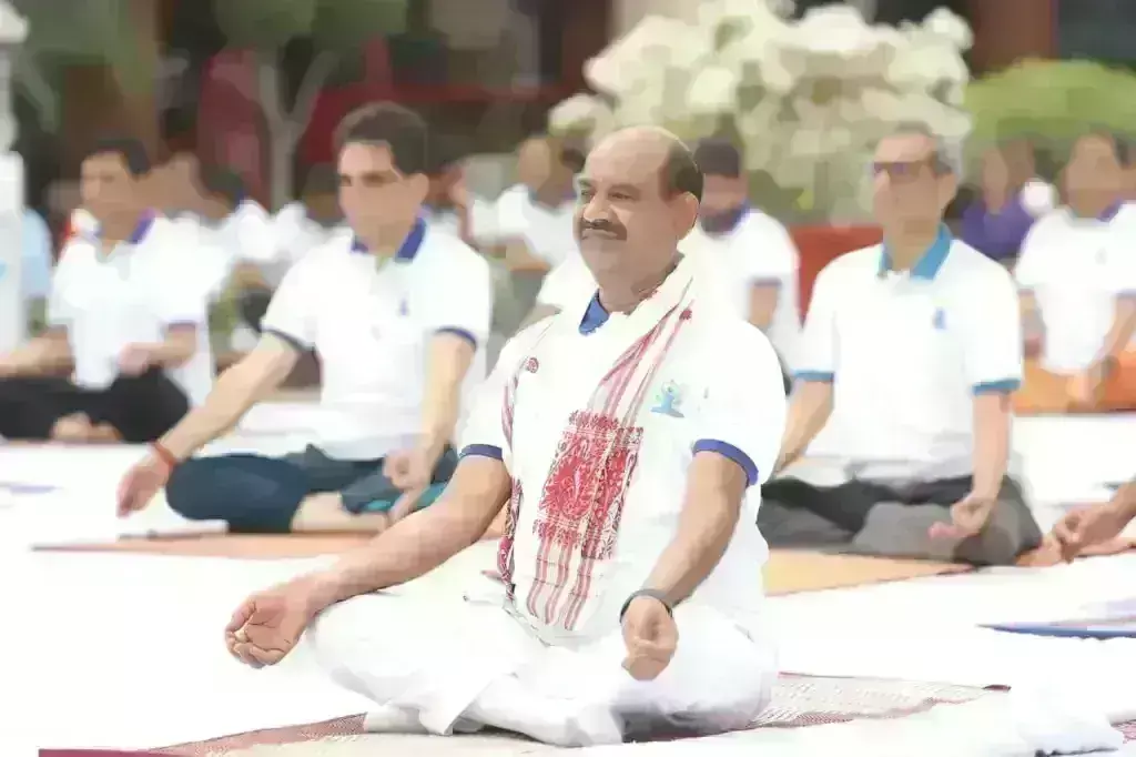 बिरला ने कहा - योग से विश्व इलनेस से वेलनेस की ओर जा रहा है