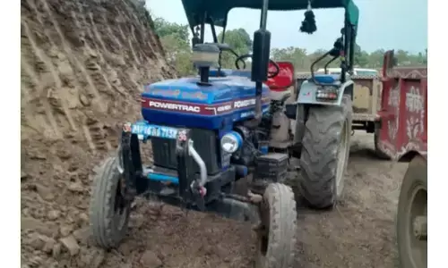 बेेखौफ खनन माफिया,अवैध उत्खनन रोकने पर खनिज टीम पर हमला बेेखौफ खनन माफिया,अवैध उत्खनन रोकने पर खनिज टीम पर हमला