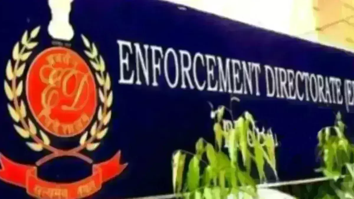 मुंबई और ठाणे में 15 जगहों पर ईडी का छापा, ठाकरे और राऊत के करीबियों के यहां तलाशी
