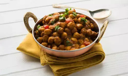 इस बदलते मौसम में बनाएं स्पेशल और स्वादिष्ट छोले की सब्जी, इस आसान रेसिपी से