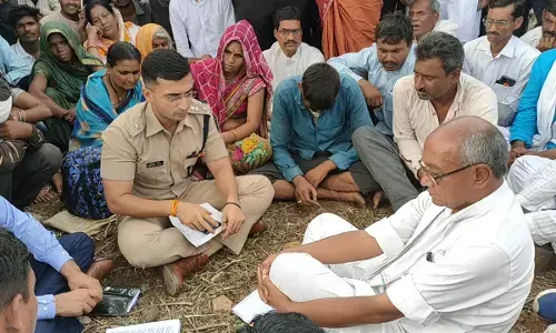 मध्य प्रदेश: सागर के सुरखी में दलितों के घर जमींदोज का मामला; दिग्विजय ने कहा गोविंद सिंह के इशारे पर तोड़े मकान मध्य प्रदेश: सागर के सुरखी में दलितों के घर जमींदोज का मामला; दिग्विजय ने कहा गोविंद सिंह के इशारे पर तोड़े मकान