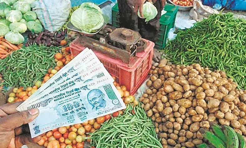 बरसात शुरू होने पर दाम में होगा और इजाफा, आवक घटी-सब्जियों के दाम बढ़े