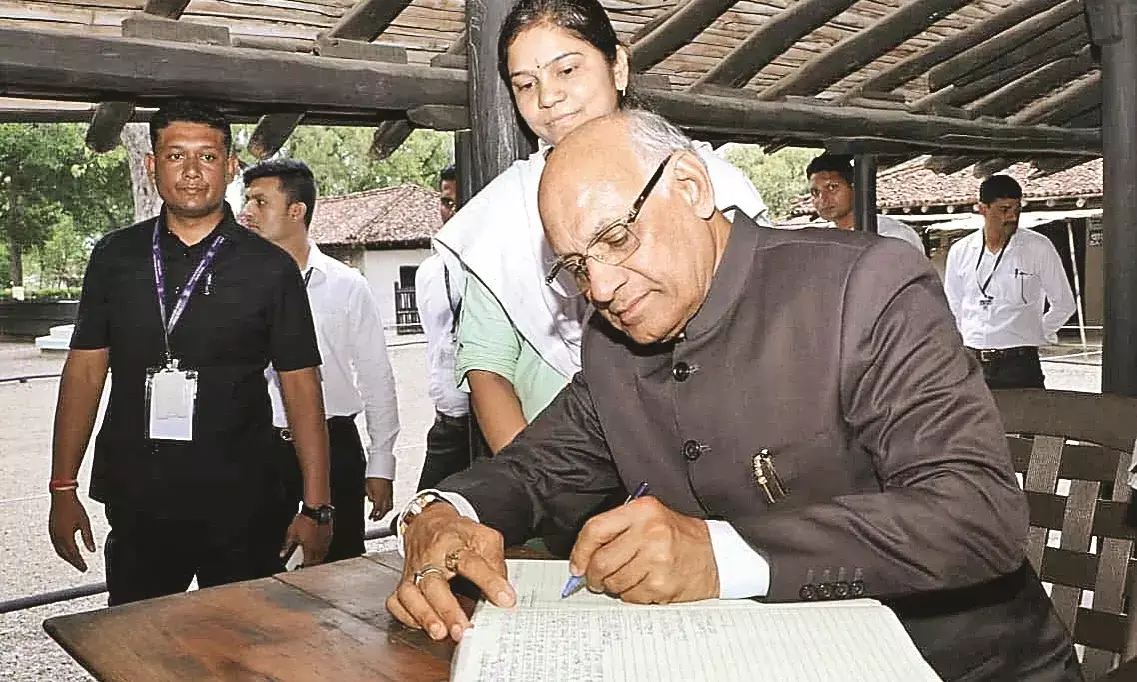 गांधीजी ने देश को जोड़ने का काम किया - बैस
