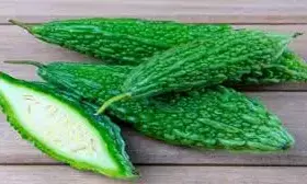 चीनी कंपनी ने टारगेट पूरा नहीं करने पर कर्मचारियों को दी कच्चे करेले खाने की अजीब सजा, सोशल मीडिया पर कंपनी पर भड़के लोग चीनी कंपनी ने टारगेट पूरा नहीं करने पर कर्मचारियों को दी कच्चे करेले खाने की अजीब सजा, सोशल मीडिया पर कंपनी पर भड़के लोग