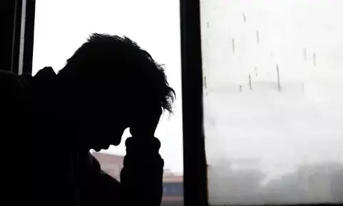 कर्ज से परेशान किसान पुत्र ने की आत्महत्या