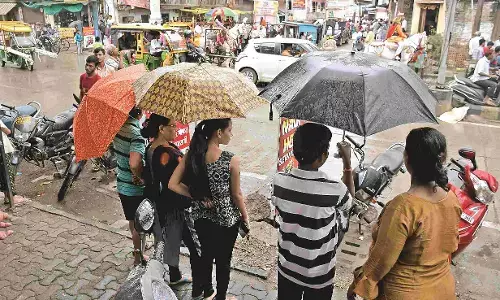 आज भी बारिश - मौसम खुशनुमा, गर्मी से मिली राहत आज भी बारिश - मौसम खुशनुमा, गर्मी से मिली राहत