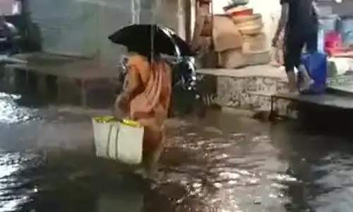 आफत की बारिश, कई क्षेत्रों में पानी भरा, परेशान होते रहे लोग