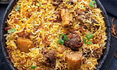 बकरीद पर महमानों को बनाकर खिलाएं मटन बिरयानी, इस शानदार रेसिपी से बकरीद पर महमानों को बनाकर खिलाएं मटन बिरयानी, इस शानदार रेसिपी से