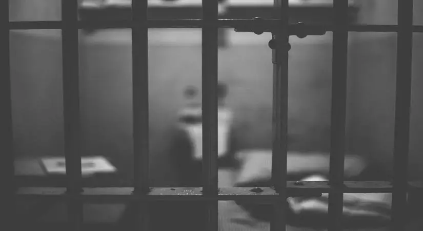 यौन संबंध से इनकार पर पत्नी का गला काटने वाले काे आजीवन कारावास यौन संबंध से इनकार पर पत्नी का गला काटने वाले काे आजीवन कारावास
