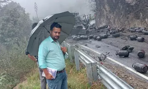 श्रीनगर- टिहरी मोटर मार्ग पर सिलेंडर से भरे ट्रक में ब्लास्ट