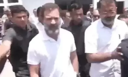 कांग्रेस का सरकार से सवाल,  राहुल को मणिपुर के लोगों के घावों पर मरहम लगाने से क्यों रोका जा रहा कांग्रेस का सरकार से सवाल,  राहुल को मणिपुर के लोगों के घावों पर मरहम लगाने से क्यों रोका जा रहा
