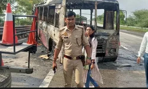 यमुना एक्सप्रेस-वे पर रोडवेज की चलती बस में लगी आग