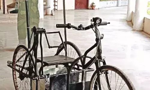 दिव्यांगों के लिए बनाई सौर ऊर्जा से चलनेवाली ट्राइसिकल