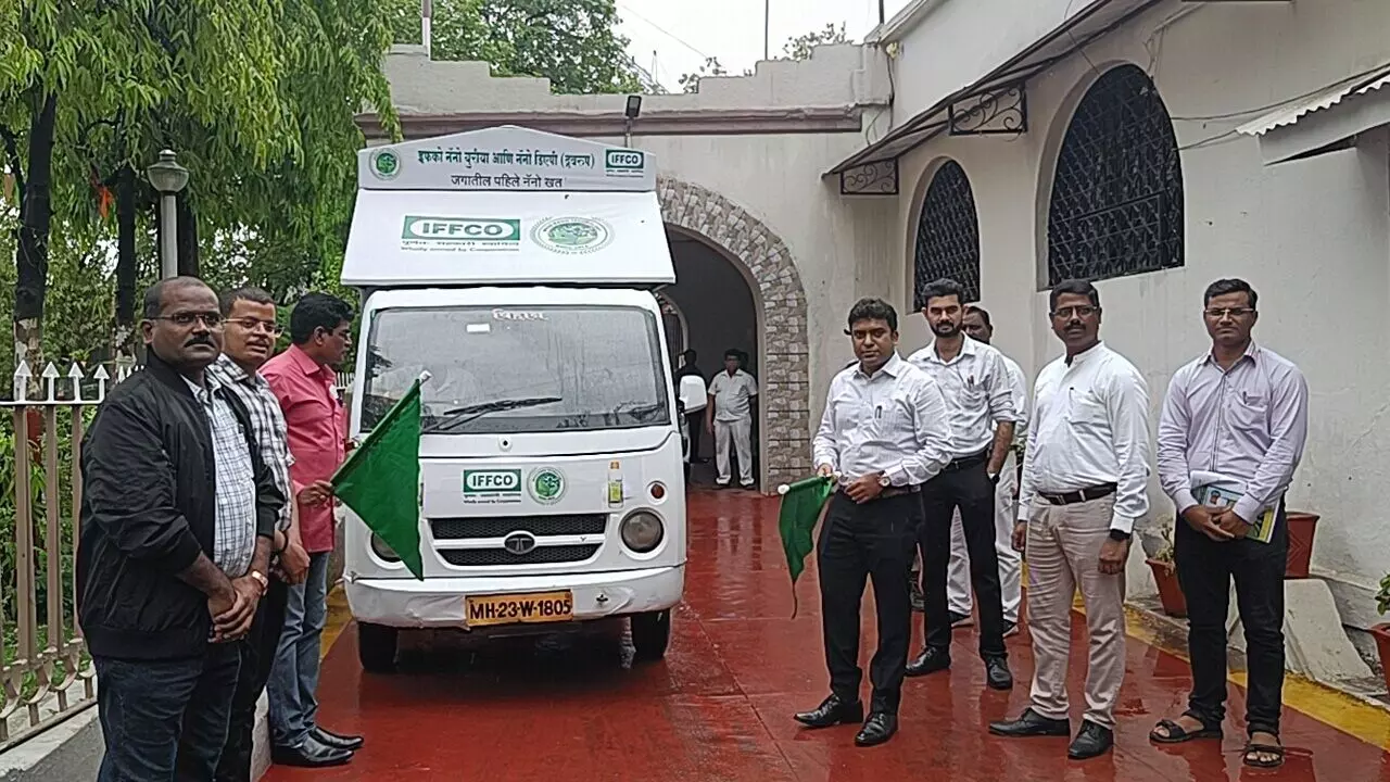नैनो यूरिया और डीएपी उर्वरक करेंगे किसानों की आय में वृद्धि नैनो यूरिया और डीएपी उर्वरक करेंगे किसानों की आय में वृद्धि