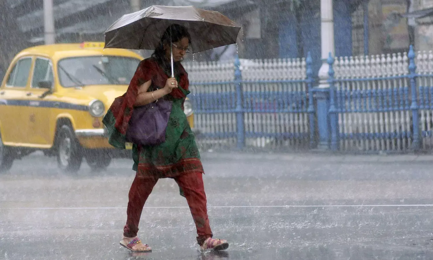 दिल्‍ली-एनसीआर के कई इलाकों में बारिश ने दिलाई गर्मी से राहत, कई राज्‍यों के लिए चेतावनी जारी