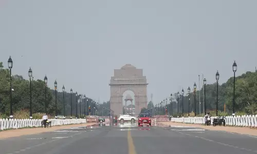 दिल्ली में न्यूनतम तापमान 25 डिग्री दर्ज, हल्की बारिश का अनुमान