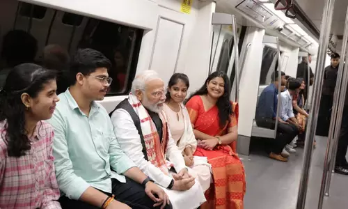 डीयू शताब्दी समारोह : पीएम मोदी पहुंचे विश्वविद्यालय, छात्रों की उपस्थिति अनिवार्य डीयू शताब्दी समारोह : पीएम मोदी पहुंचे विश्वविद्यालय, छात्रों की उपस्थिति अनिवार्य
