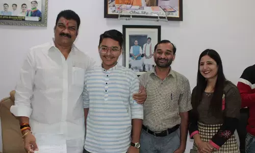 मध्य प्रदेश: प्रतिभावान छात्र का राजस्व एवं परिवहन मंत्री गोविंद सिंह राजपूत ने किया सम्मान