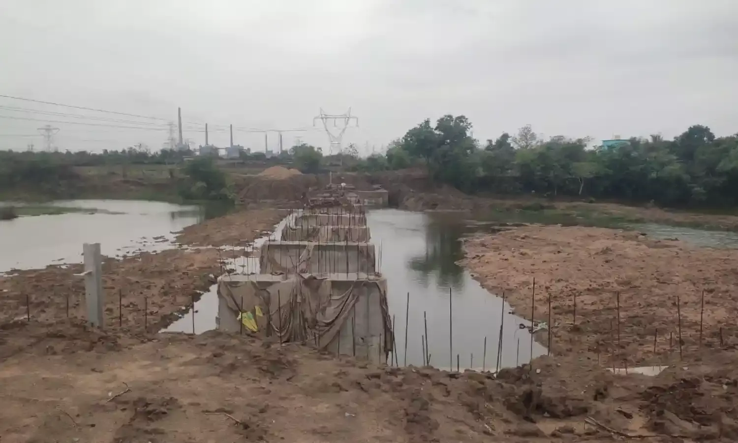 मजदूर न मिलने से थमा कोल्हापुरी बांध का निर्माण कार्य