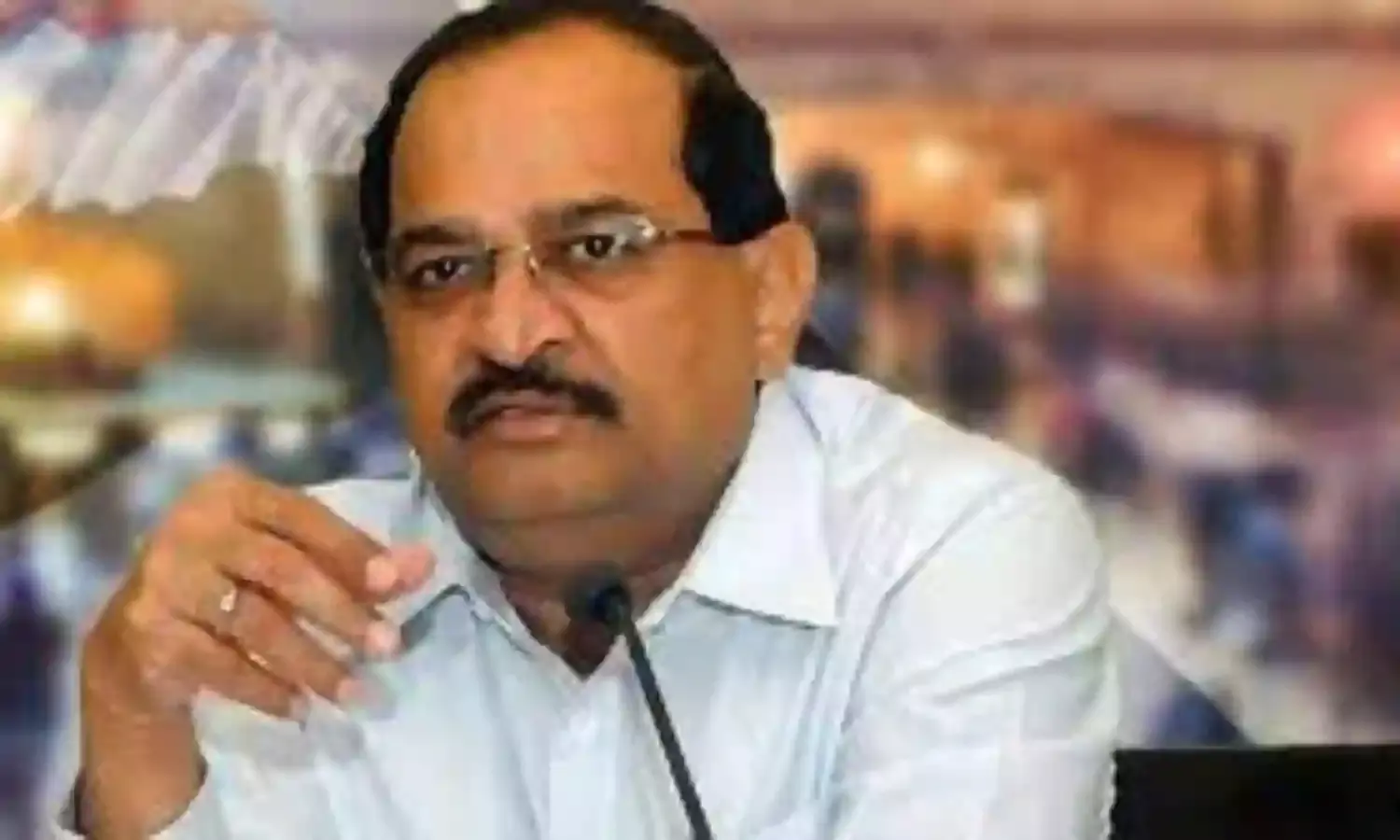 मुख्यमंत्री रहते फेसबुक से सरकार चला रहे थे ठाकरे