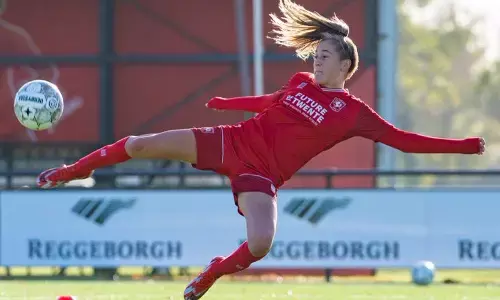 हॉलैंड की विश्व कप फुटबॉल टीम में 17 वर्षीय कैप्टेन शामिल