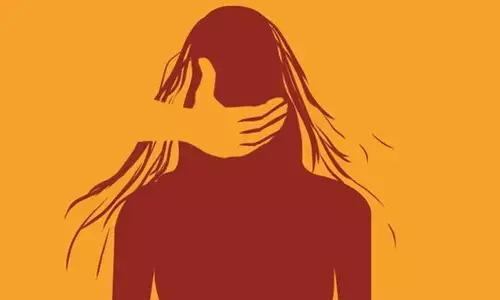 उदयपुर : विधवा को निर्वस्त्र कर गांव में घुमाया, भाई और भाभी गिरफ्तार उदयपुर : विधवा को निर्वस्त्र कर गांव में घुमाया, भाई और भाभी गिरफ्तार