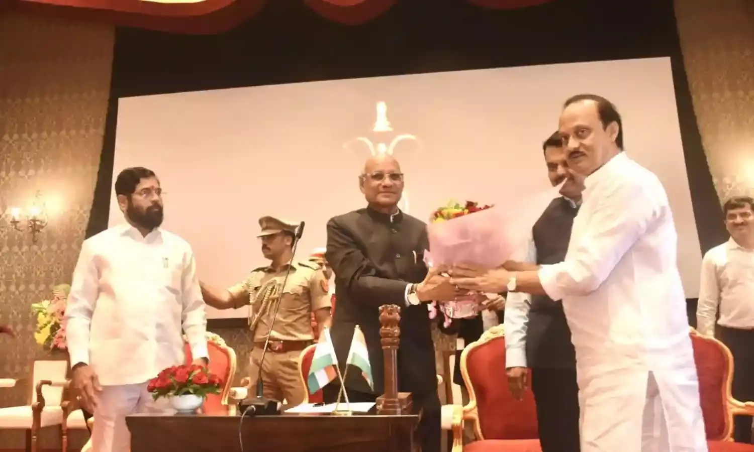 अजित पवार के उप मुख्यमंत्री पद की शपथ लेने पर कांग्रेस का कटाक्ष : भाजपा की वॉशिंग मशीन फिर से शुरू हुई