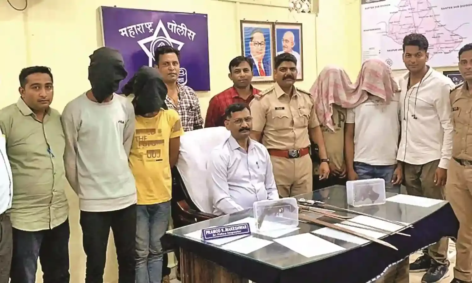 कॉम्बिंग ऑपरेशन - 42 घरों की तलाशी, 4 आरोपी गिरफ्तार