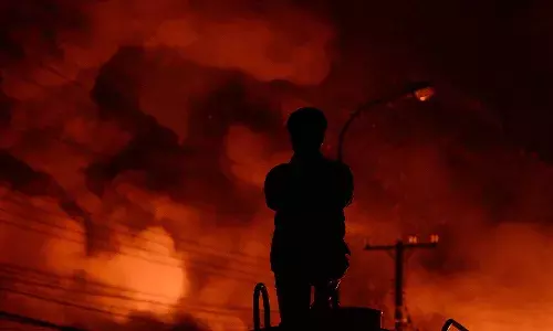 बैतूल की बेकरी में आग से लाखों का नुकसान बैतूल की बेकरी में आग से लाखों का नुकसान