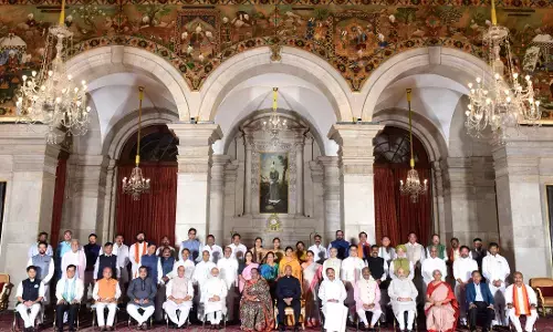 पीएम मोदी फेरबदल की अटकलों के बीच सोमवार को करेंगे मंत्रिपरिषद की बैठक पीएम मोदी फेरबदल की अटकलों के बीच सोमवार को करेंगे मंत्रिपरिषद की बैठक