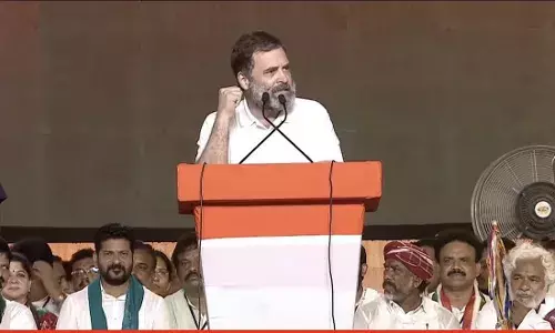 तेलंगाना: कांग्रेस ने विधवाओं, वरिष्ठ नागरिकों के लिए 4,000 रुपये पेंशन का वादा किया