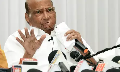 एनसीपी पर हुई बमबारी, पर शांत शरद पवार बोले : मैं सबसे विश्‍वसनीय हूं 