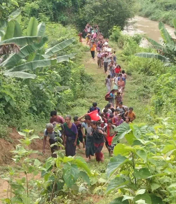 म्यांमार, बांग्लादेश के शरणार्थियों के बाद मणिपुर के विस्थापितों ने किया मिजोरम का रुख म्यांमार, बांग्लादेश के शरणार्थियों के बाद मणिपुर के विस्थापितों ने किया मिजोरम का रुख