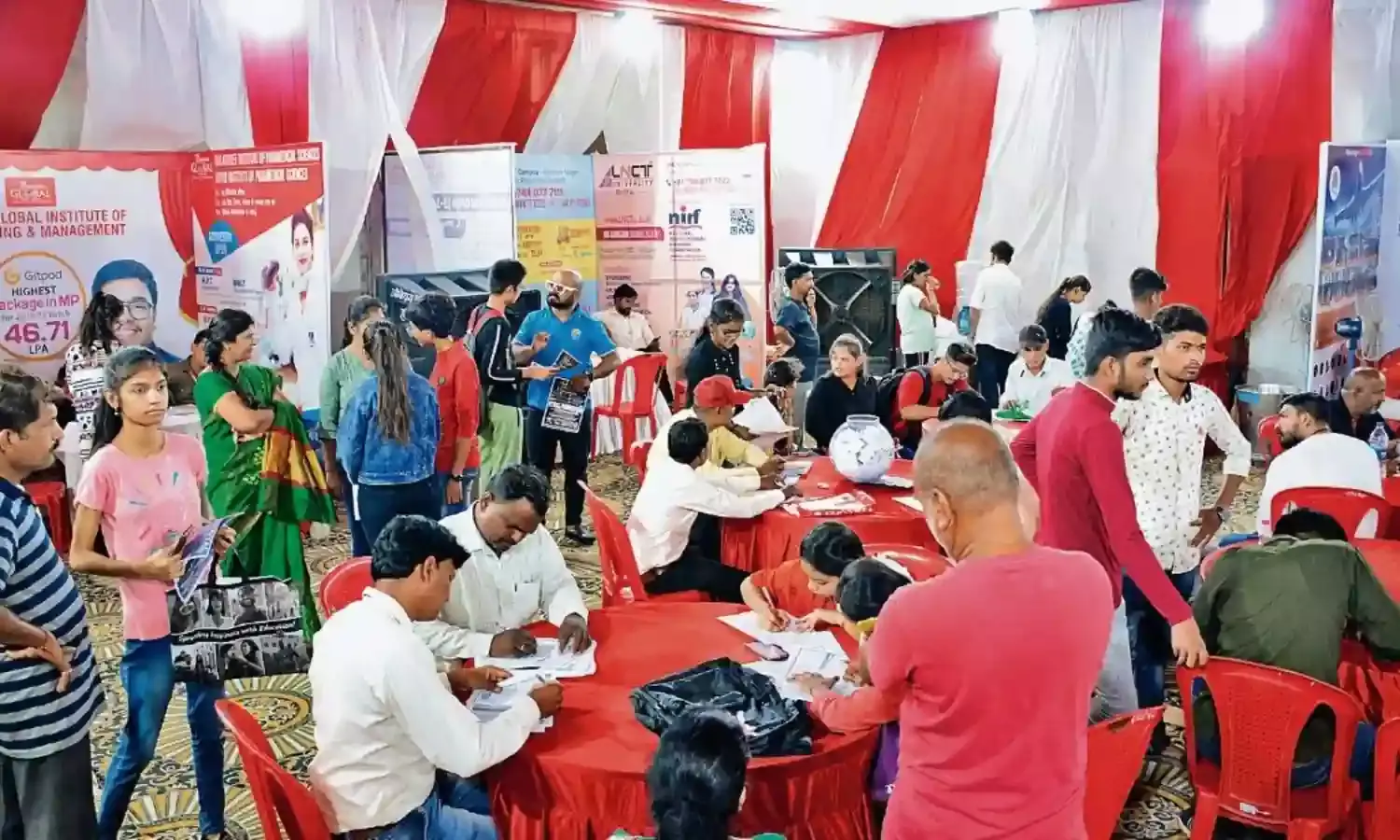 दैनिक भास्कर एजुकेशन फेयर का समापन: स्टूडेंट्स ने सेमिनार में एक्सपर्ट से जाने विषय और कैरियर चुनने के सही तरीके