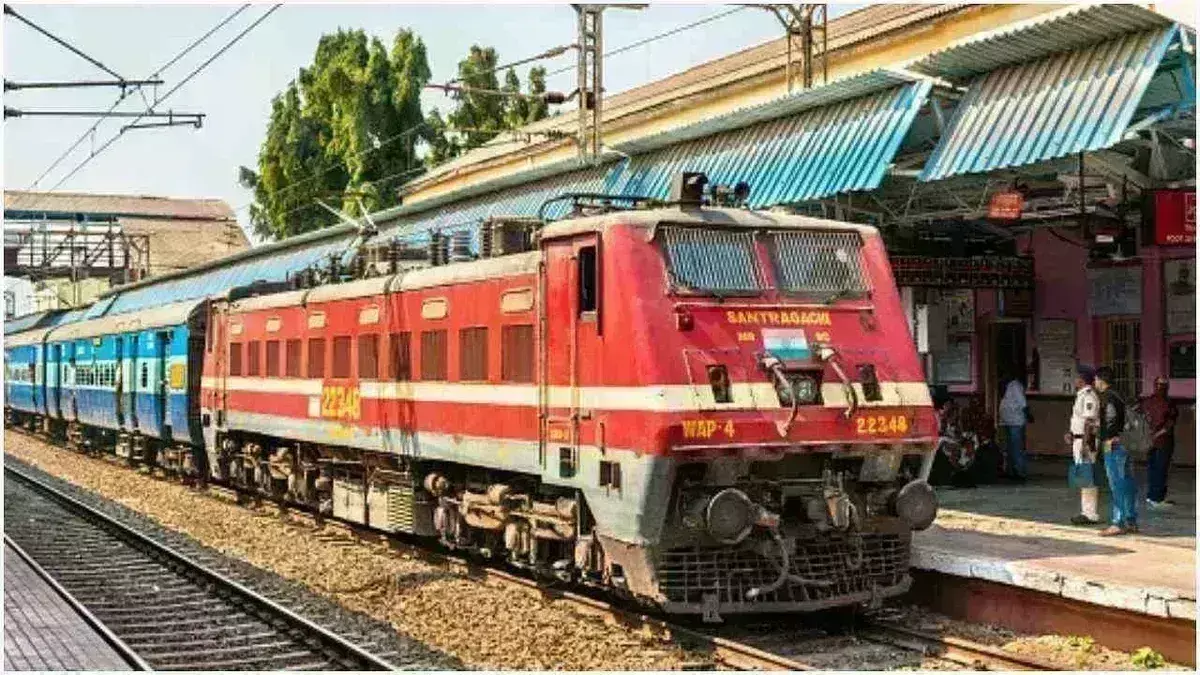 पांच ट्रेनें हुईं प्रभावित, अलग-अलग स्टेशनों पर खड़ी रहीं