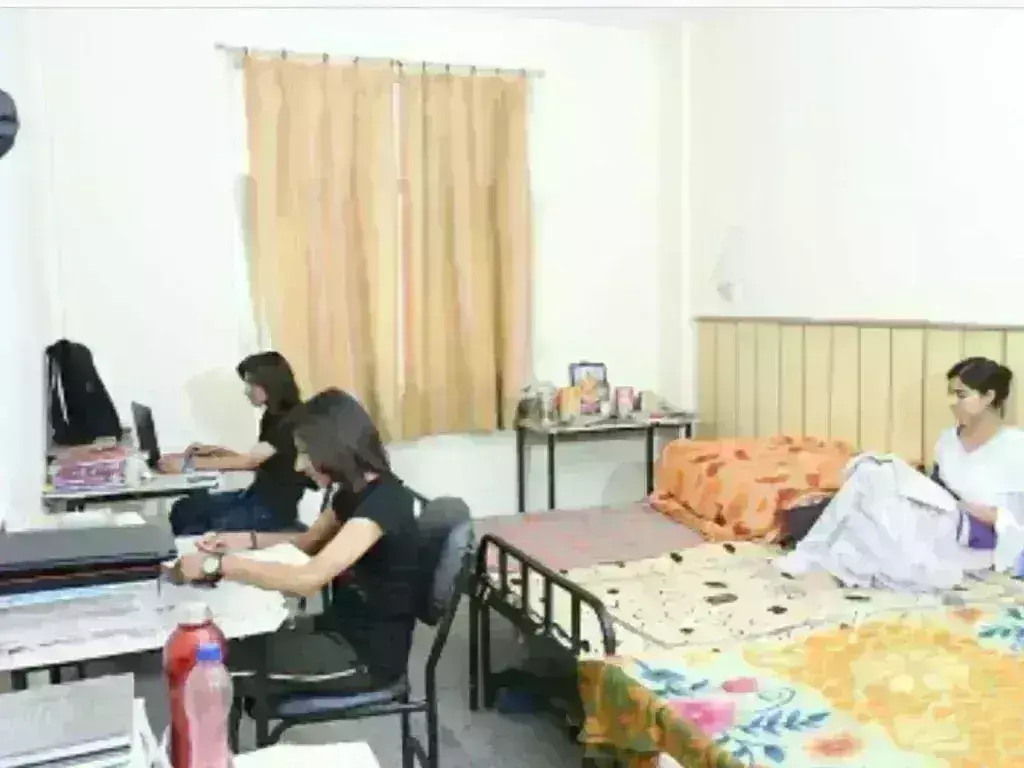 महिला छात्रावासों में हर मंजिल पर लगेगा सुरक्षा अलार्म