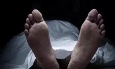 नांगलोई में ट्रक की चपेट में आने से बच्चे की मौत नांगलोई में ट्रक की चपेट में आने से बच्चे की मौत