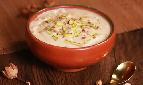 सावन के महीने में भगवान शिव को लगाएं रबड़ी का भोग, इस आसान रेसिपी से बनाएं 5 मिनट में