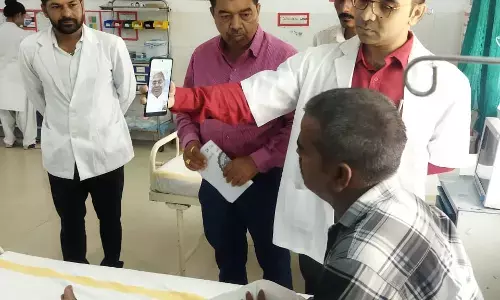 स्वास्थ्य मंत्री ने वीडियो कॉल पर मरीजों तथा सीएमएचओ, सिविल सर्जन से की बातचीत