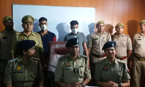 कर्ज उतारने के लिए महिला ने ब्वॉयफ्रेंड के साथ मिलकर हायर किया थे लुटेरे, 3 गिरफ्तार कर्ज उतारने के लिए महिला ने ब्वॉयफ्रेंड के साथ मिलकर हायर किया थे लुटेरे, 3 गिरफ्तार