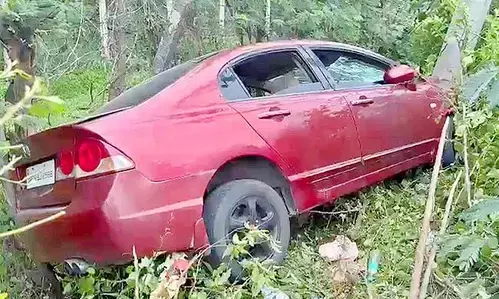 हैदराबाद में तेज रफ्तार कार से सुबह की सैर करने वालों को कुचलने के आरोप में बीबीए छात्र गिरफ्तार हैदराबाद में तेज रफ्तार कार से सुबह की सैर करने वालों को कुचलने के आरोप में बीबीए छात्र गिरफ्तार