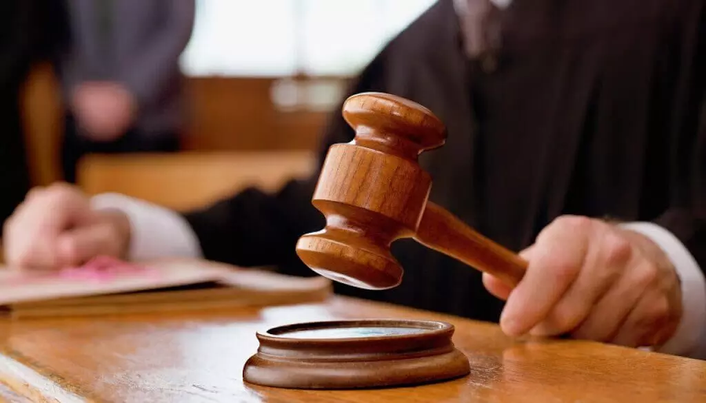 पुलिस अधिकारी नासिर कुलकर्णी के खिलाफ एफआईआर दर्ज पुलिस अधिकारी नासिर कुलकर्णी के खिलाफ एफआईआर दर्ज