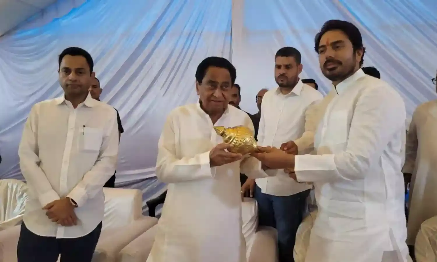 अनुकूल सर्वे पर नाथ बोले- मुझे मतदाताओं पर पूरा भरोसा है, वे प्रदेश का भविष्य सुरक्षित रखेंगे