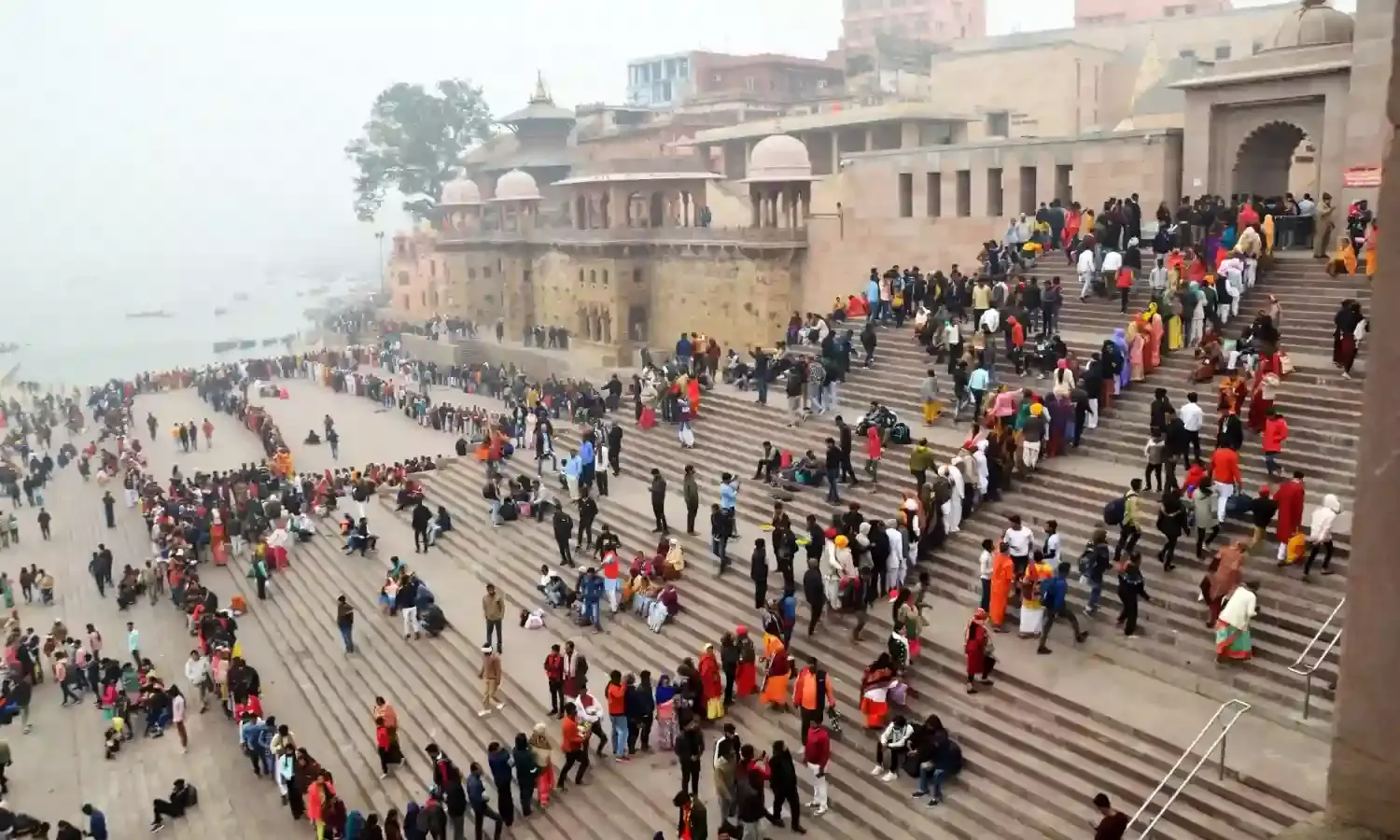 वाराणसी : ‘दशाश्वमेध मॉडल’ का होगा विस्तार, छह घाटों पर बनेंगे फ्लोटिंग चेंजिंग रूम