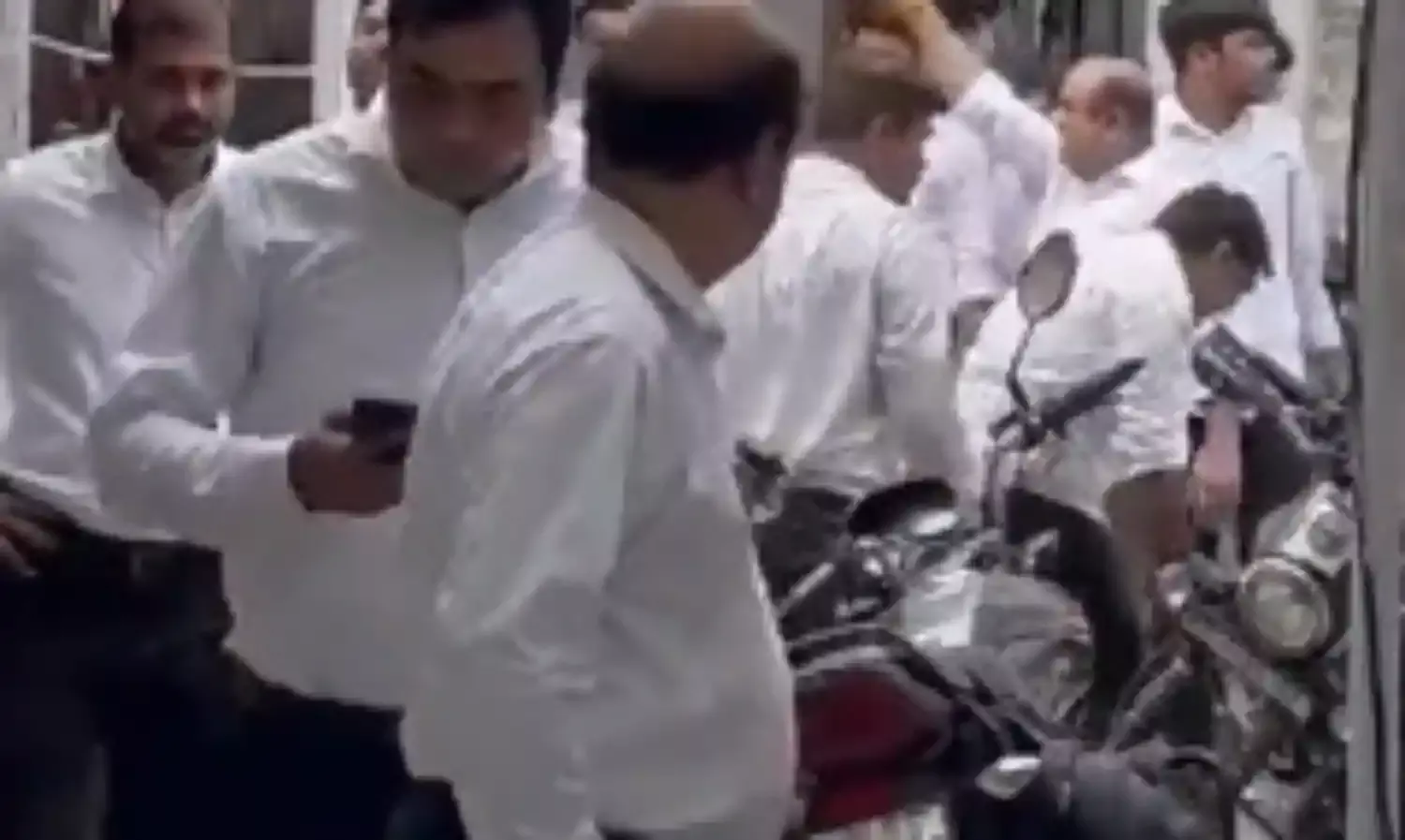 तीस हजारी कोर्ट फायरिंग : दिल्ली बार काउंसिल ने स्वत: संज्ञान लेते हुए वरिष्ठ उपाध्यक्ष को निलंबित किया
