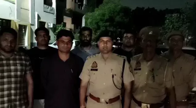 पुलिस और बदमाशों के बीच एनकाउंटर में तीन लुटेरे गिरफ्तार, पिस्टल और लूट के गहने बरामद