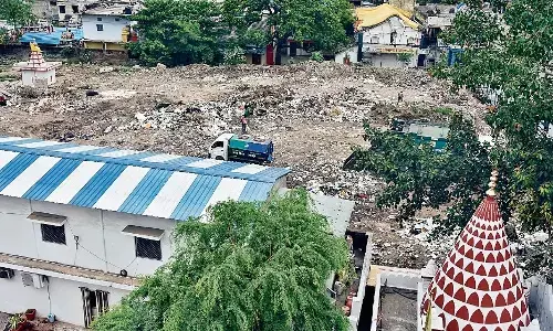 अंधेरगर्दी: स्कूल, धार्मिक स्थल और सबसे बड़े व्यापारिक क्षेत्र सिविक सेंटर में बुरे हाल, लोगों को हैरान कर रही नगर निगम की कार्यप्रणाली