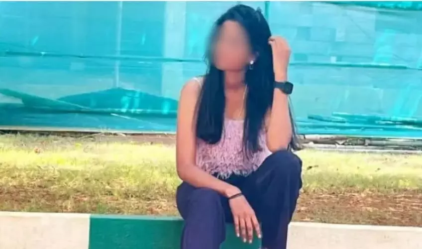 कर्नाटक छात्रा की आत्महत्या: माता-पिता को गड़बड़ी की आशंका कर्नाटक छात्रा की आत्महत्या: माता-पिता को गड़बड़ी की आशंका