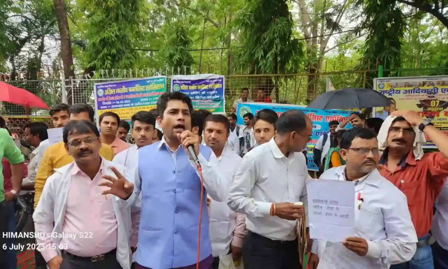 झारखंड : बगैर फार्मासिस्ट दवा दुकान खोलने के सरकार के फैसले पर खड़ा हुआ विवाद